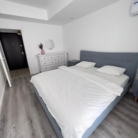 Cosmopolis Bliss: Your Home Away From Home Stefanestii de Jos Экстерьер фото