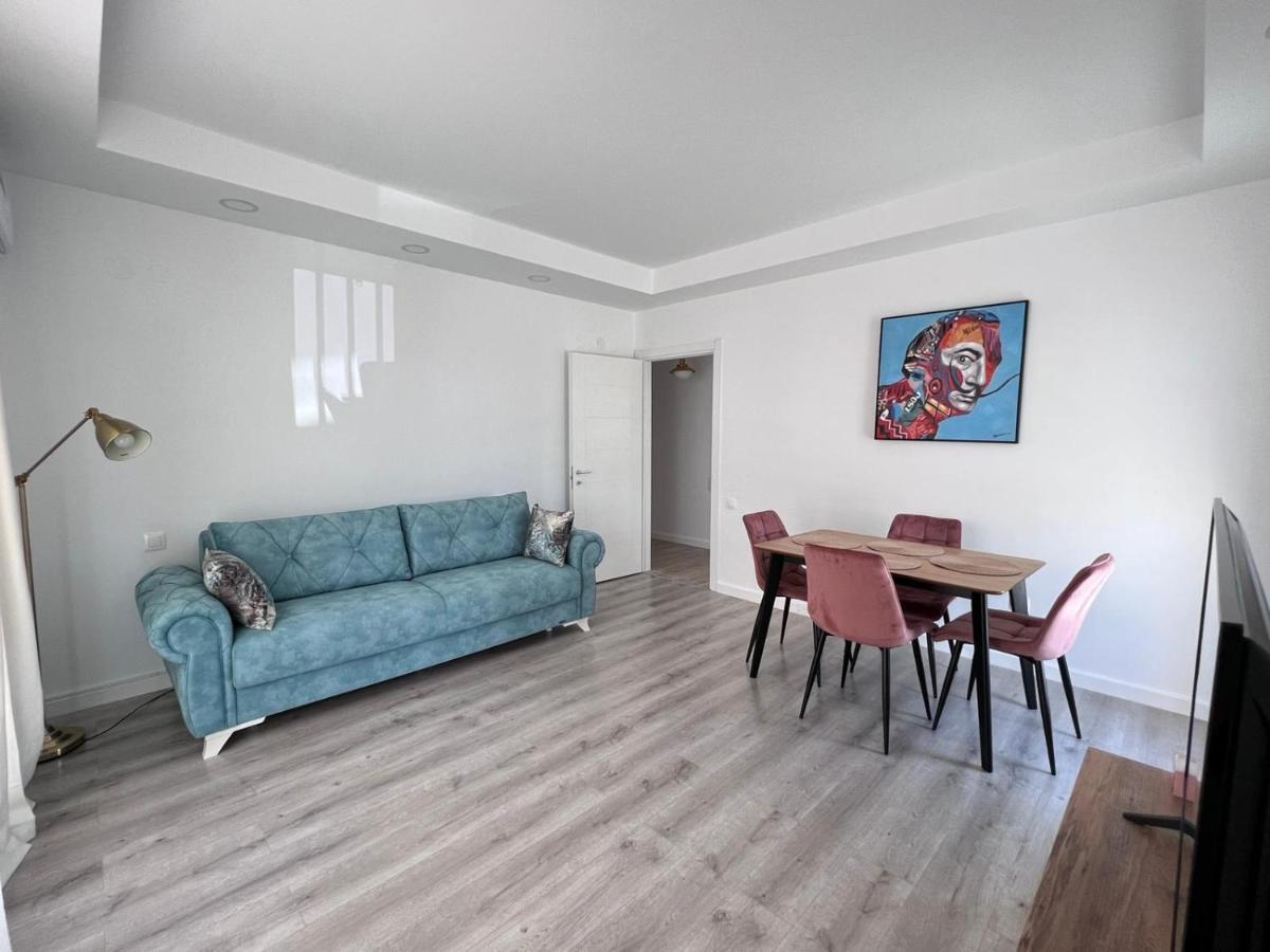 Cosmopolis Bliss: Your Home Away From Home Stefanestii de Jos Экстерьер фото