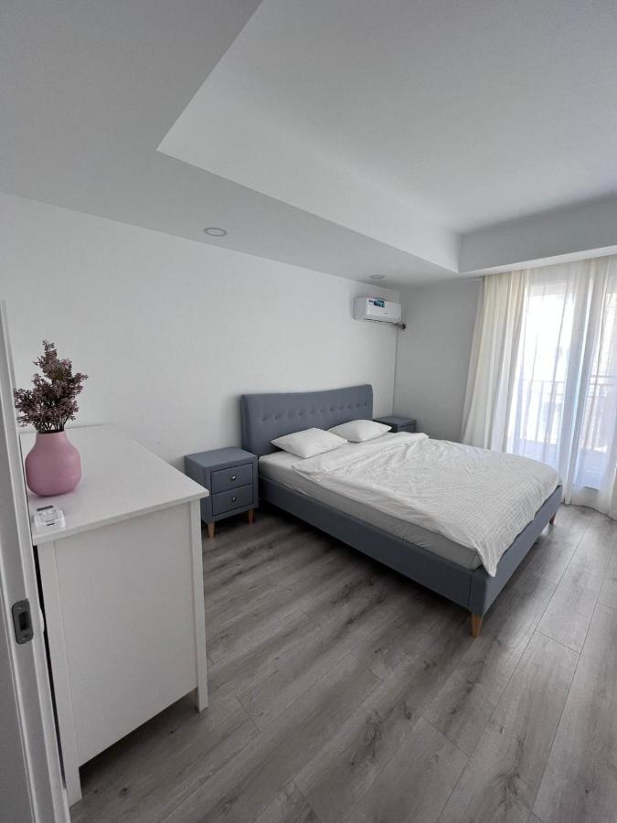 Cosmopolis Bliss: Your Home Away From Home Stefanestii de Jos Экстерьер фото