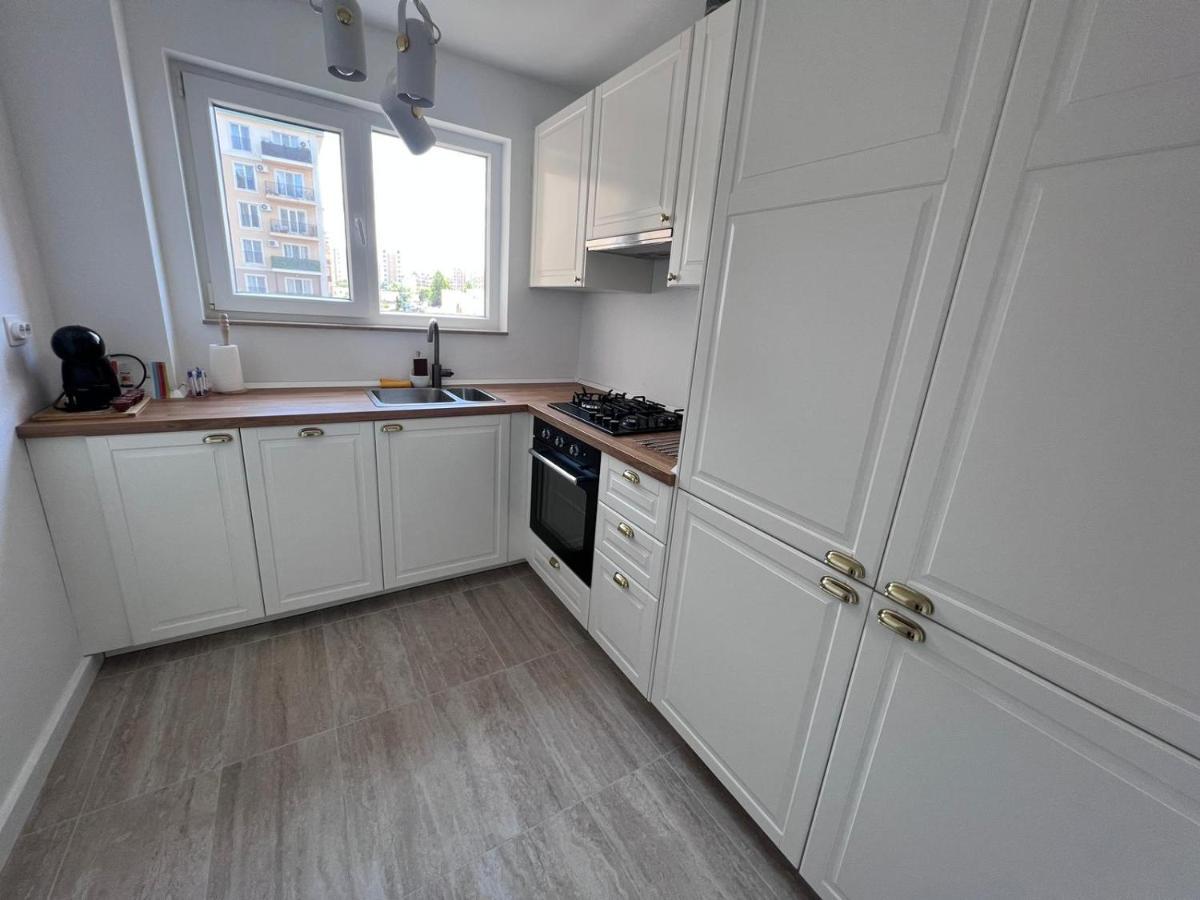 Cosmopolis Bliss: Your Home Away From Home Stefanestii de Jos Экстерьер фото